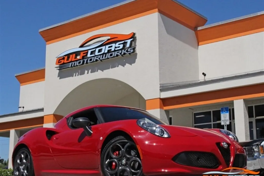 2015 Alfa Romeo 4C Coupe photo 1