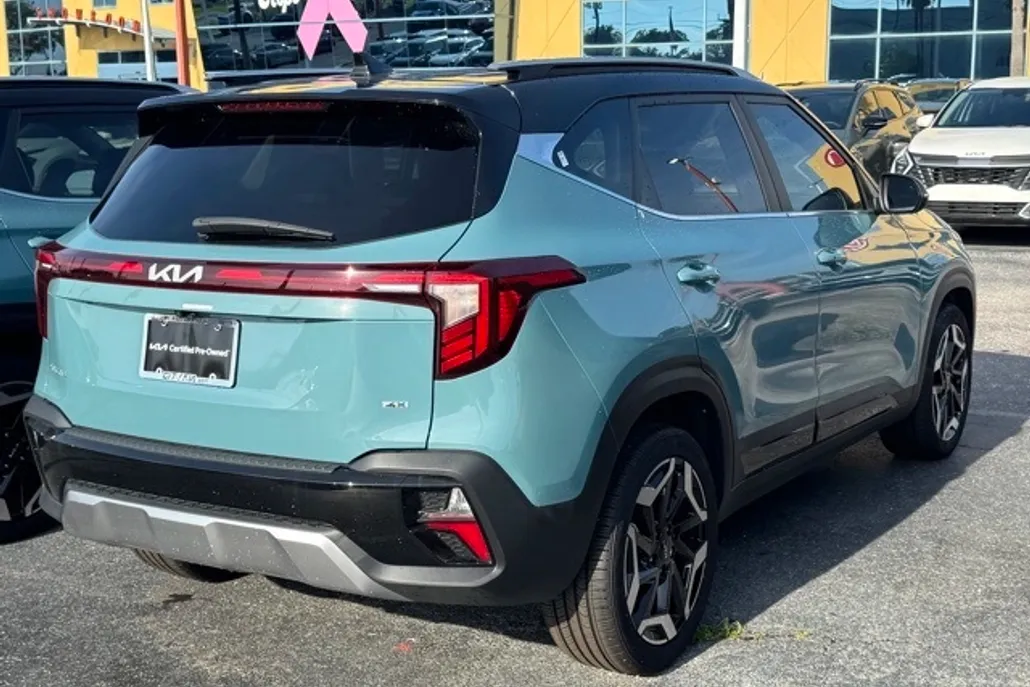 2024 Kia Seltos SX photo 1