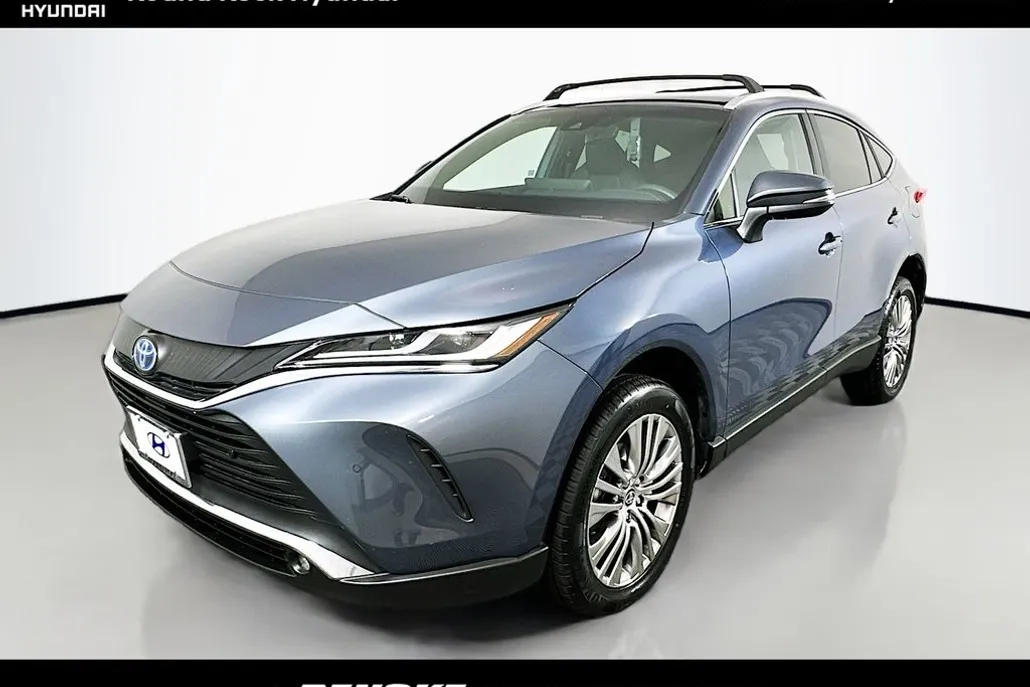 2023 Toyota Venza LE photo 1