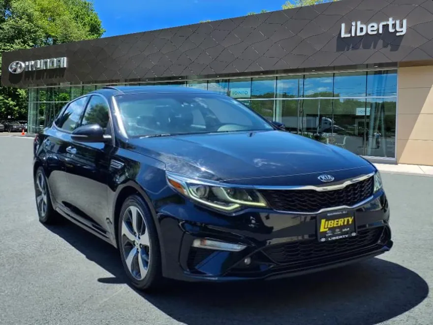 2019 Kia Optima S photo 1