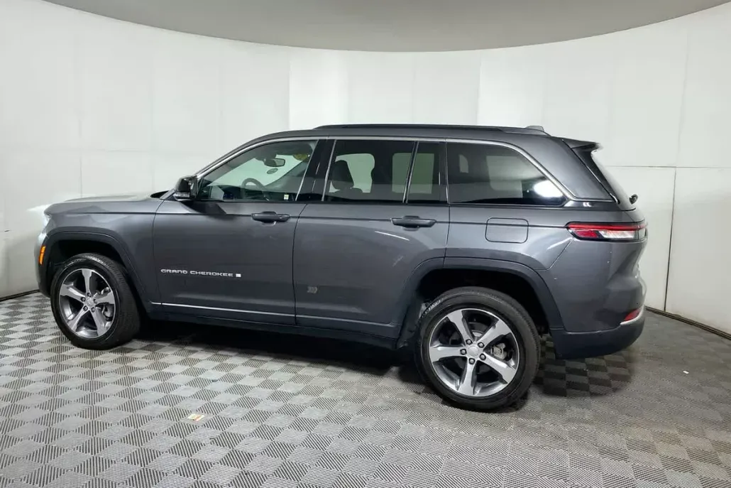 2024 Jeep Grand Cherokee Limited photo 1