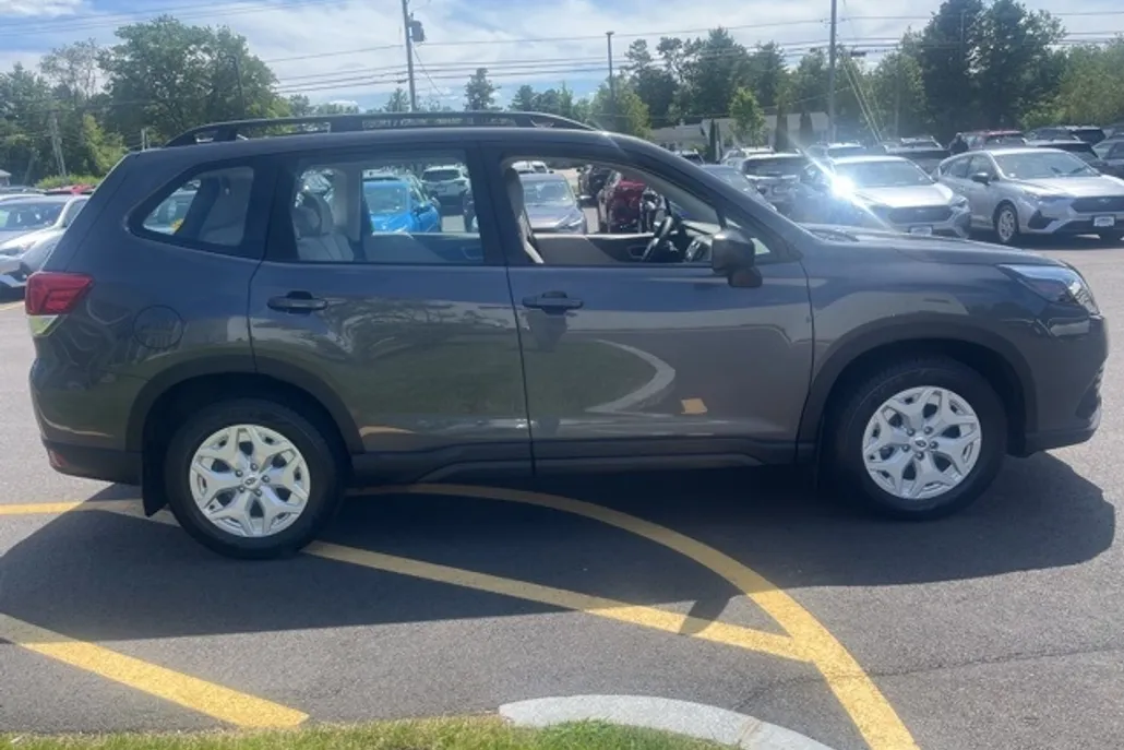2022 Subaru Forester Base photo 1