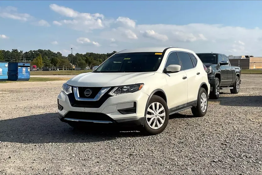 2020 Nissan Rogue S photo 1