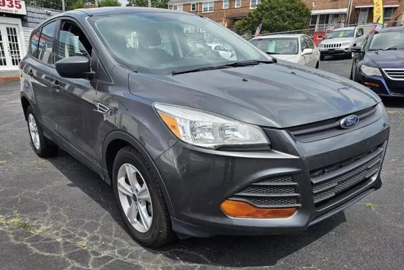 2016 Ford Escape S photo 1