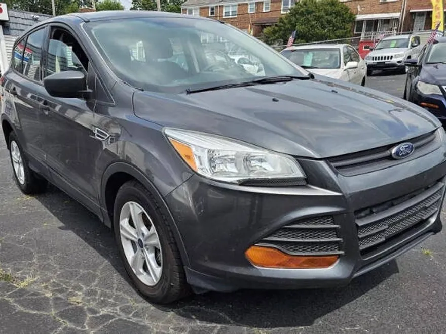 2016 Ford Escape S photo 1