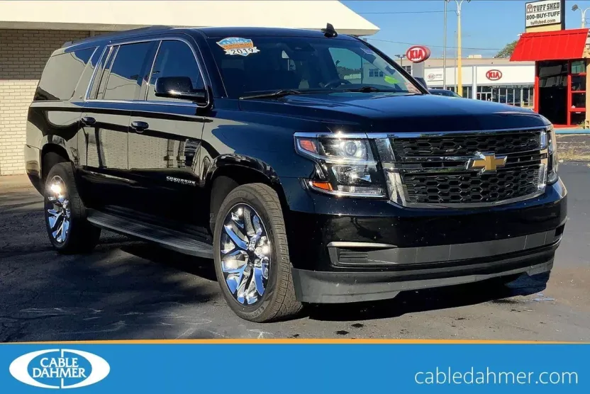 2019 Chevrolet Suburban LT photo 1