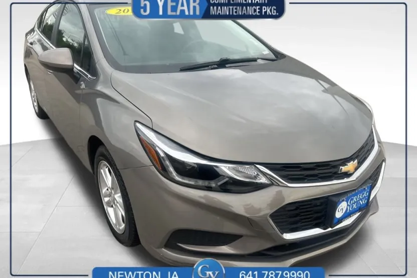 2018 Chevrolet Cruze LT photo 1