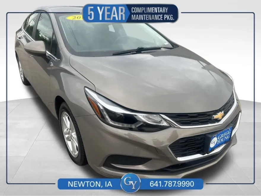 2018 Chevrolet Cruze LT photo 1