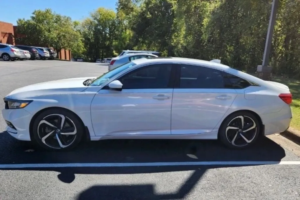 2020 Honda Accord Sport 2.0T photo 1