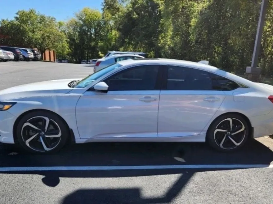 2020 Honda Accord Sport 2.0T photo 1