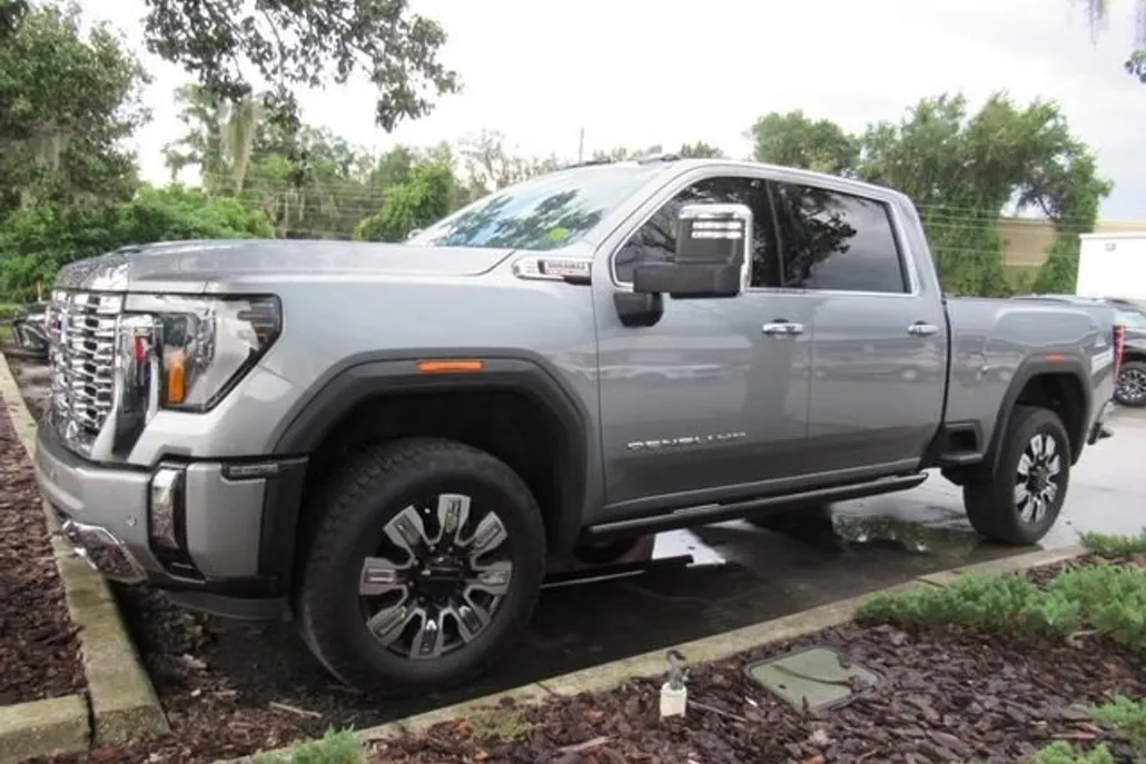 2024 Gmc Sierra 2500 HD Denali photo 1
