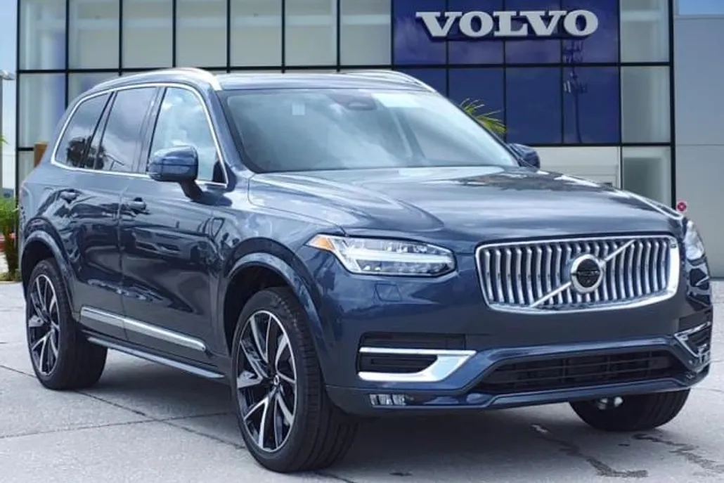 2025 Volvo XC90 Plus photo 1