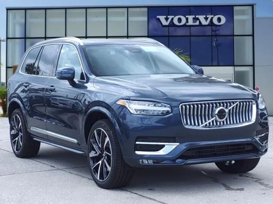 2025 Volvo XC90 Plus photo 1