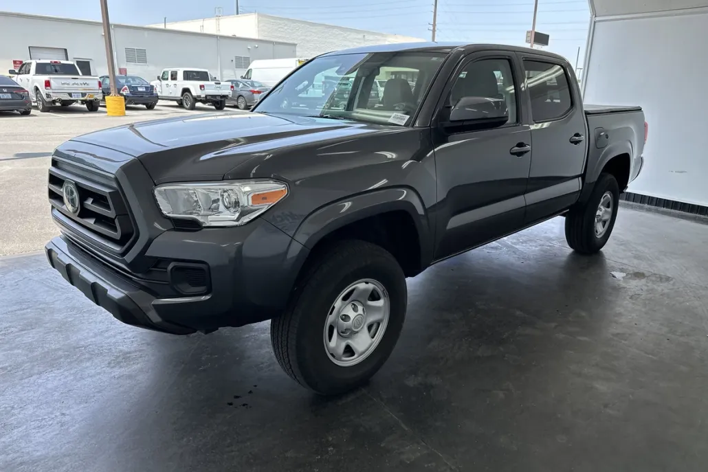 2022 Toyota Tacoma SR 4x4 photo 1