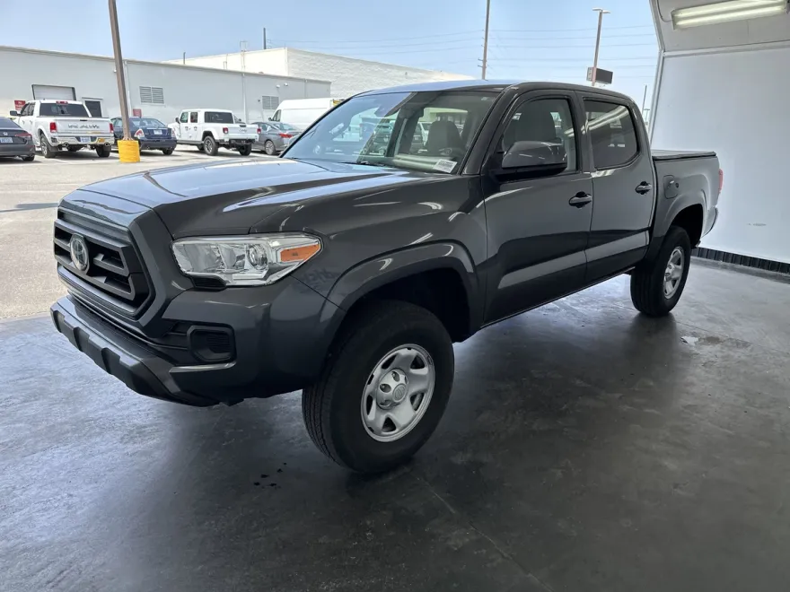 2022 Toyota Tacoma SR 4x4 photo 1