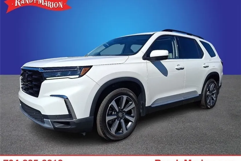 2024 Honda Pilot Touring photo 1