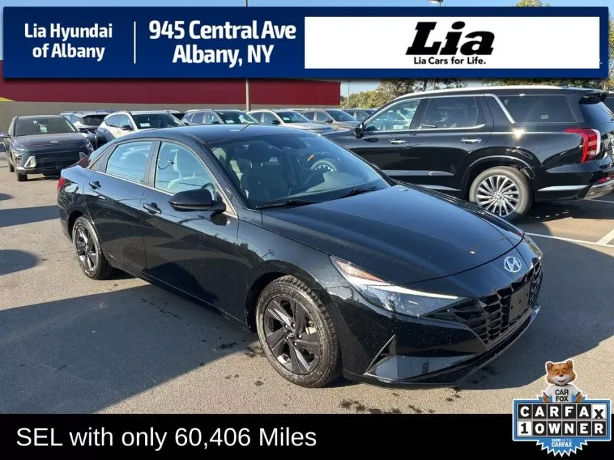 2023 Hyundai Elantra SEL photo 1