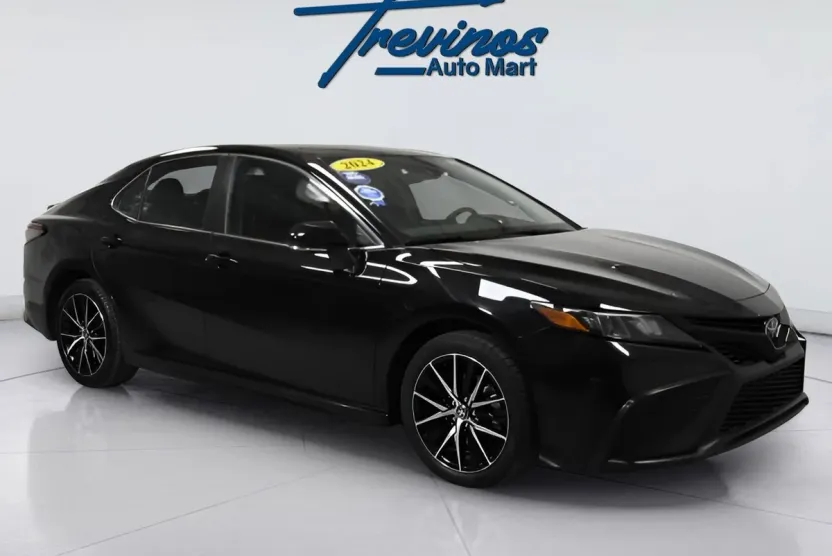 2024 Toyota Camry SE photo 1