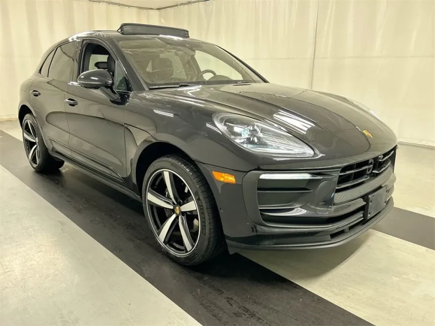 2024 Porsche Macan Base photo 1