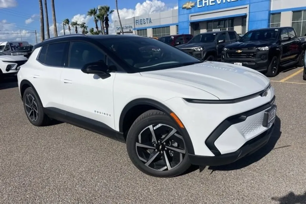 2026 Chevrolet Equinox EV 1LT photo 1