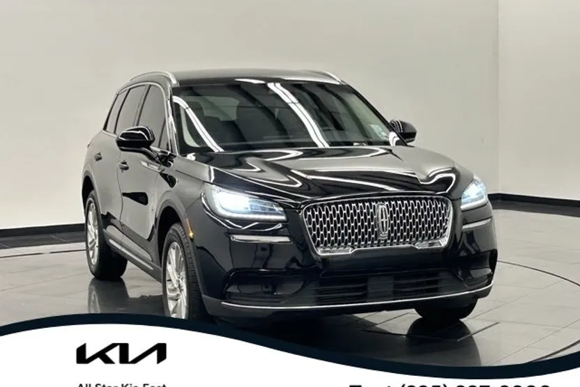 2022 Lincoln Corsair Standard photo 1