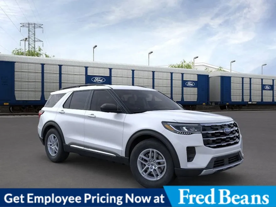 2025 Ford Explorer photo 1
