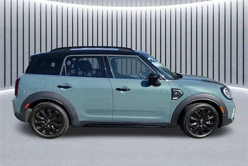 2021 Mini Countryman S ALL4 photo 1