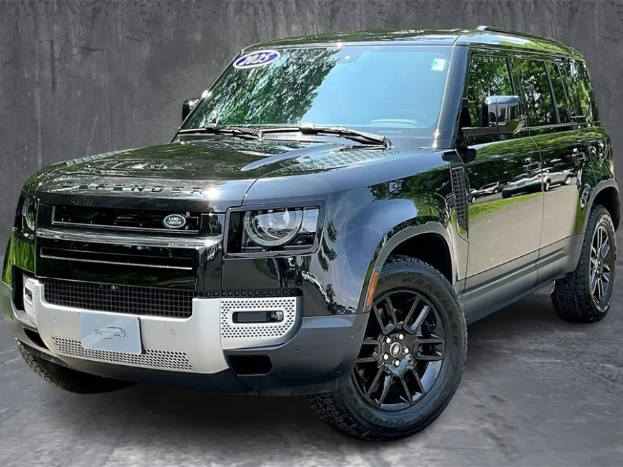 2025 Land Rover Defender 110 S photo 1
