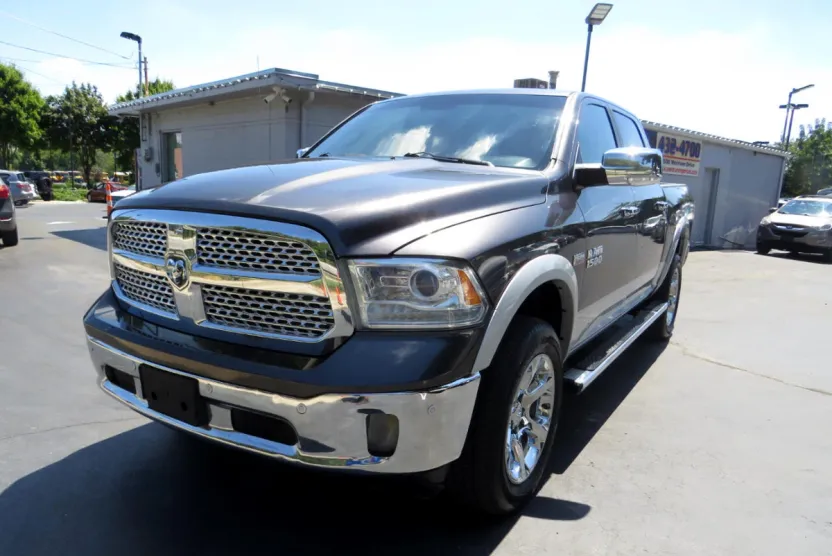 2015 Ram 1500 Laramie photo 1