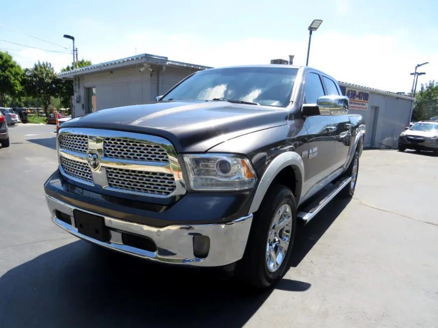 2015 Ram 1500 Laramie photo 1