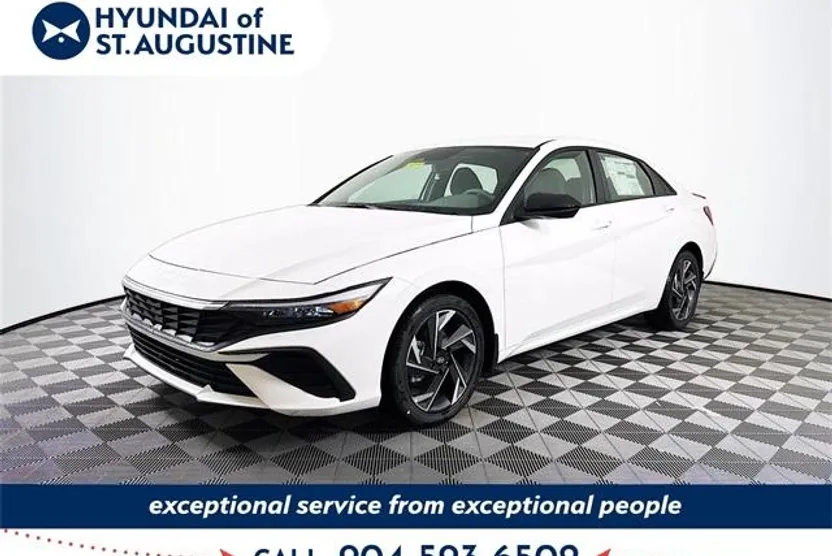 2025 Hyundai Elantra SEL Sport photo 1