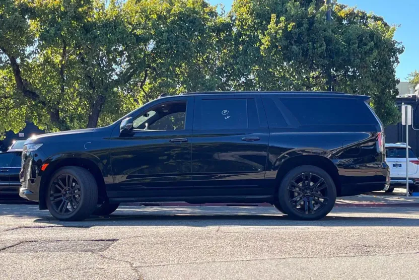 2022 Cadillac Escalade ESV Premium Luxury photo 1