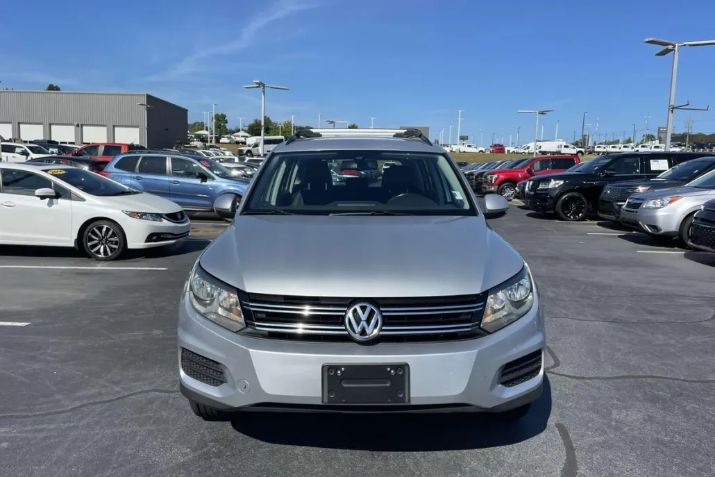 2016 Volkswagen Tiguan SE photo 1