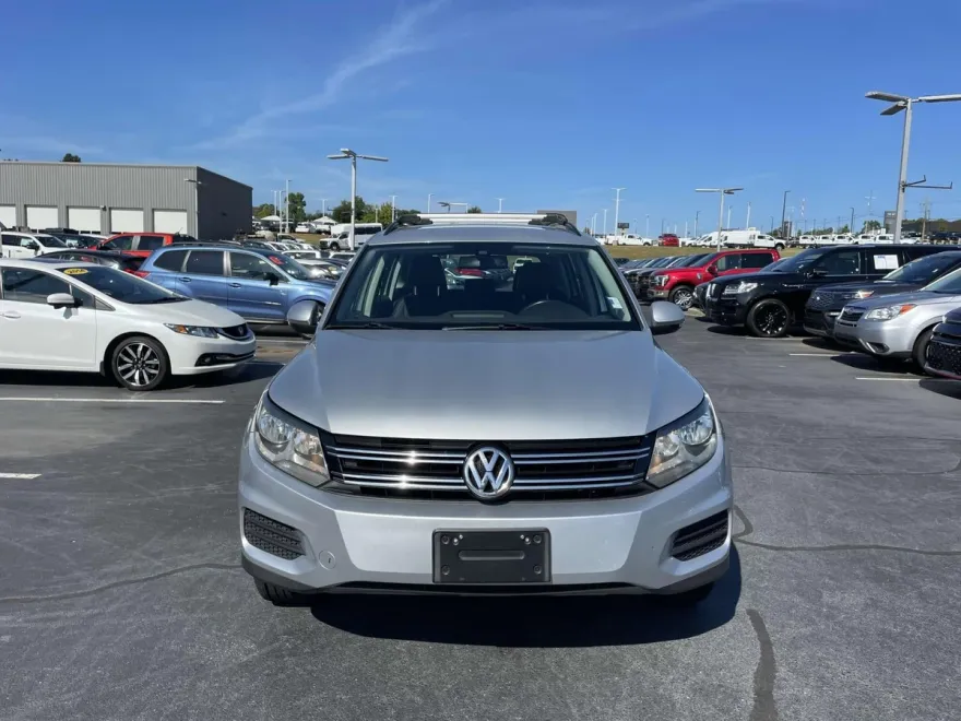2016 Volkswagen Tiguan SE photo 1