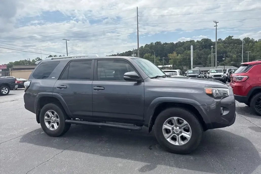 2018 Toyota 4Runner SR5 Premium photo 1