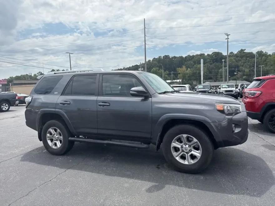 2018 Toyota 4Runner SR5 Premium photo 1