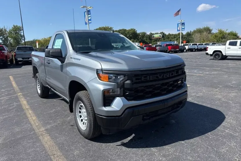 2026 Chevrolet Silverado 1500 photo 1