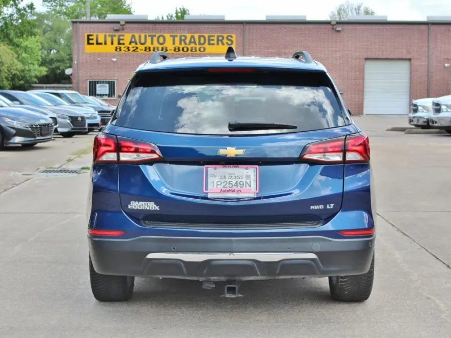 2022 Chevrolet Equinox LT photo 1
