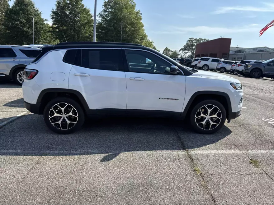 2024 Jeep Compass Limited photo 1