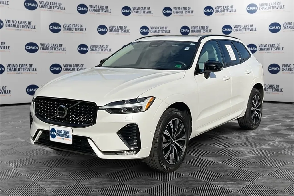 2023 Volvo XC60 B5 Plus photo 1