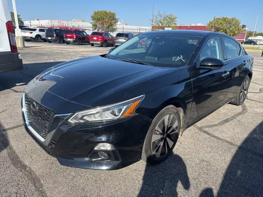 2019 Nissan Altima 2.5 SV photo 1