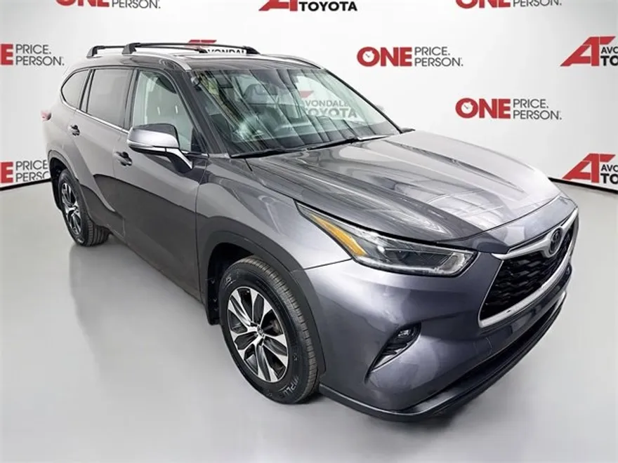 2021 Toyota Highlander XLE photo 1