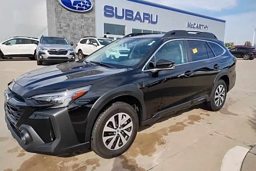 2023 Subaru Outback Premium photo 1