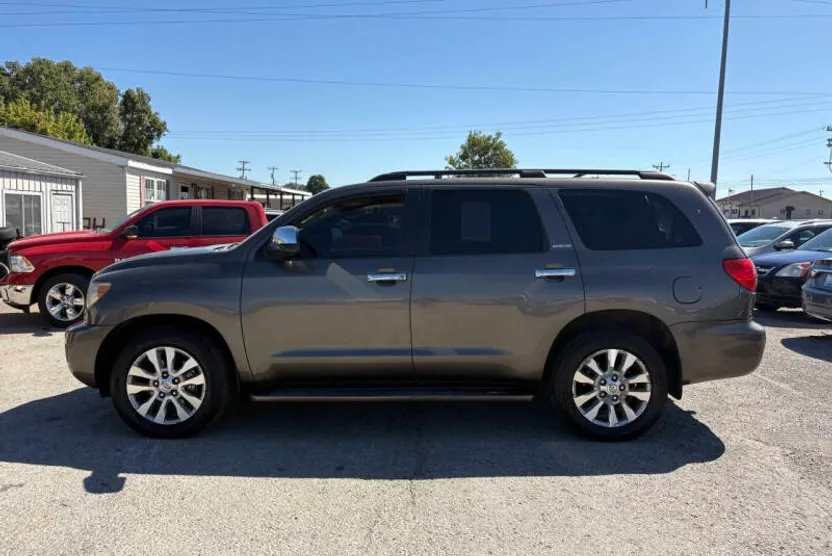 2008 Toyota Sequoia Limited photo 1