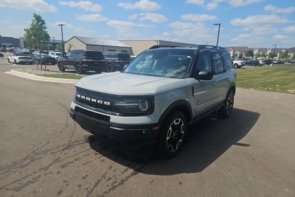 2021 Ford Bronco Sport Outer Banks photo 1