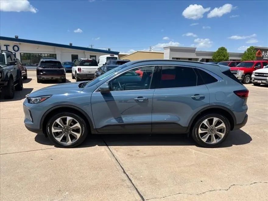 2023 Ford Escape Platinum photo 1