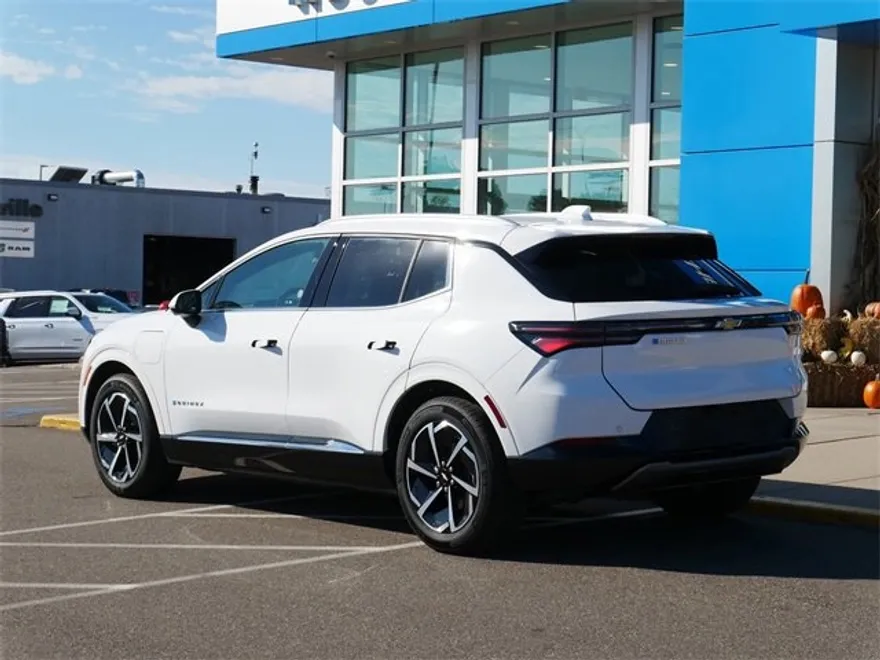 2025 Chevrolet Equinox EV 1LT photo 1