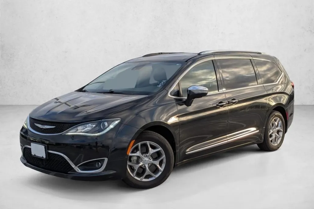 2018 Chrysler Pacifica Limited photo 1