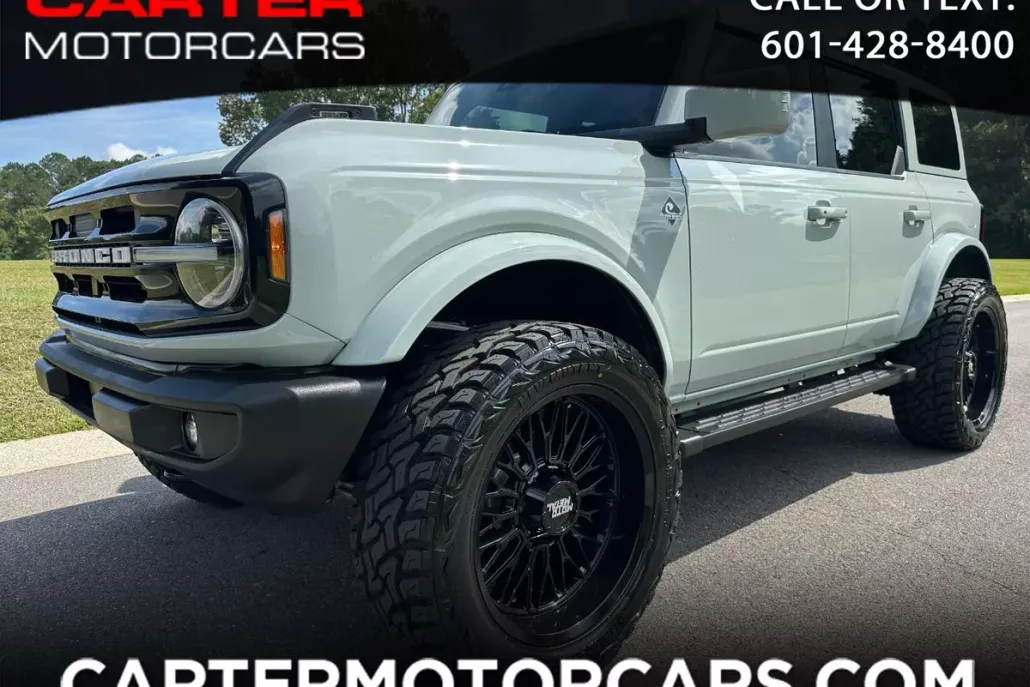 2024 Ford Bronco Outer Banks photo 1