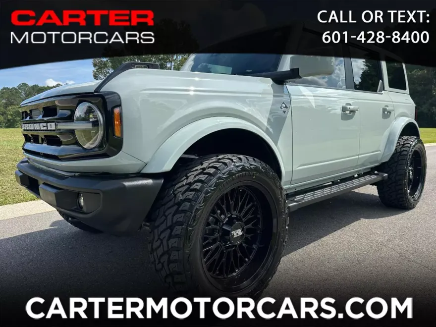 2024 Ford Bronco Outer Banks photo 1